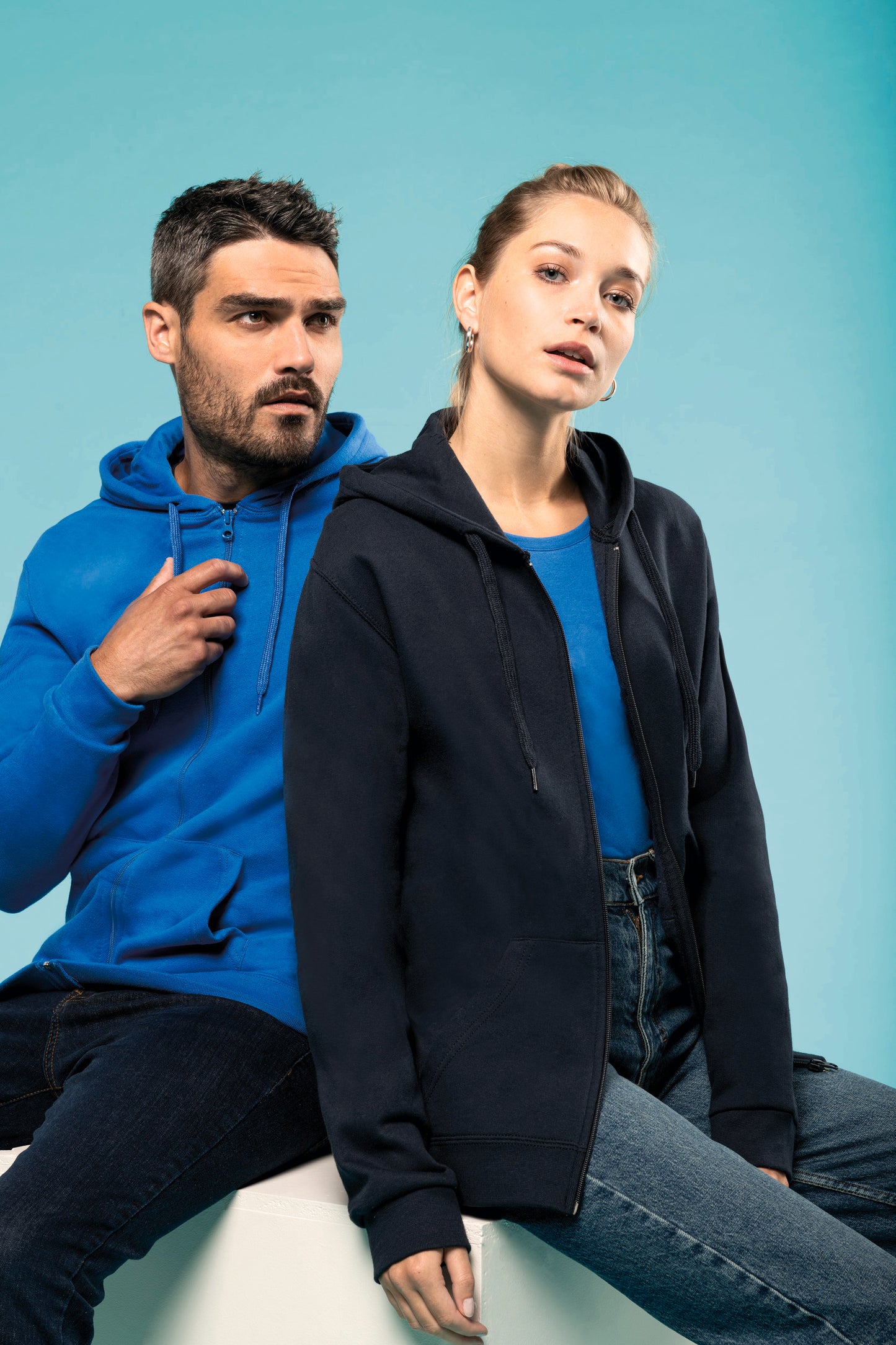 Sweater met rits en capuchon