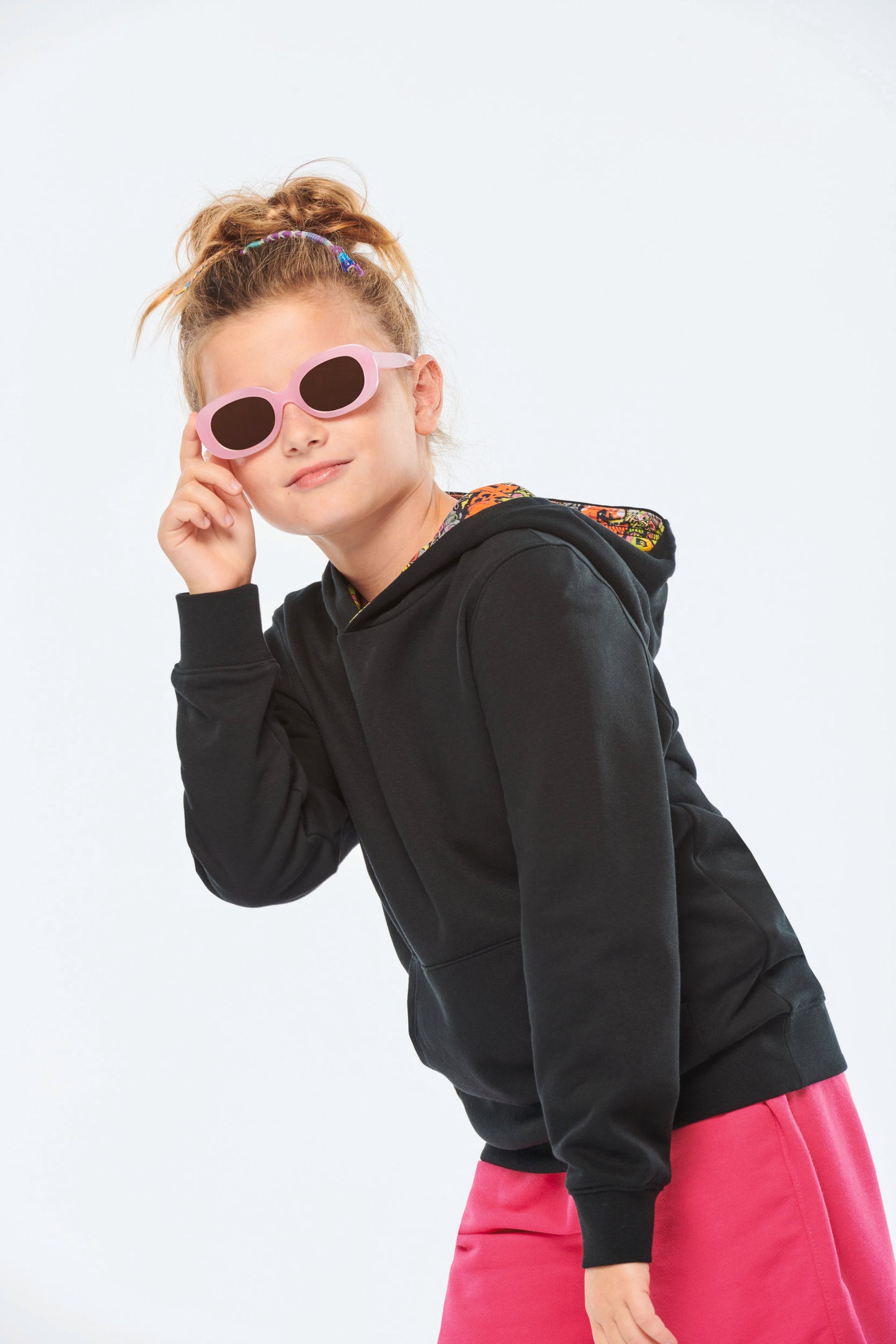 Unisex kindersweater met contrasterende capuchon met motief