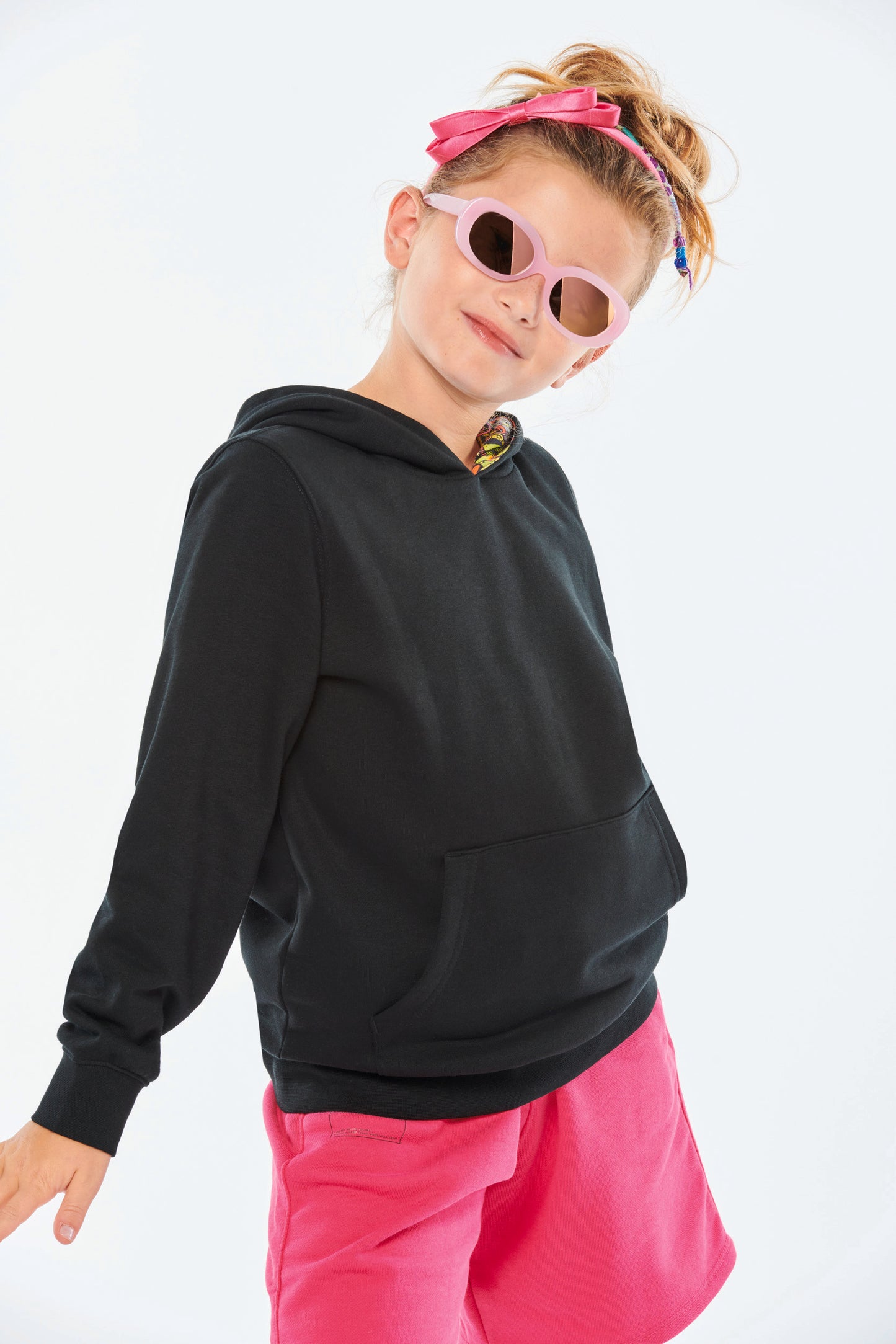Unisex kindersweater met contrasterende capuchon met motief