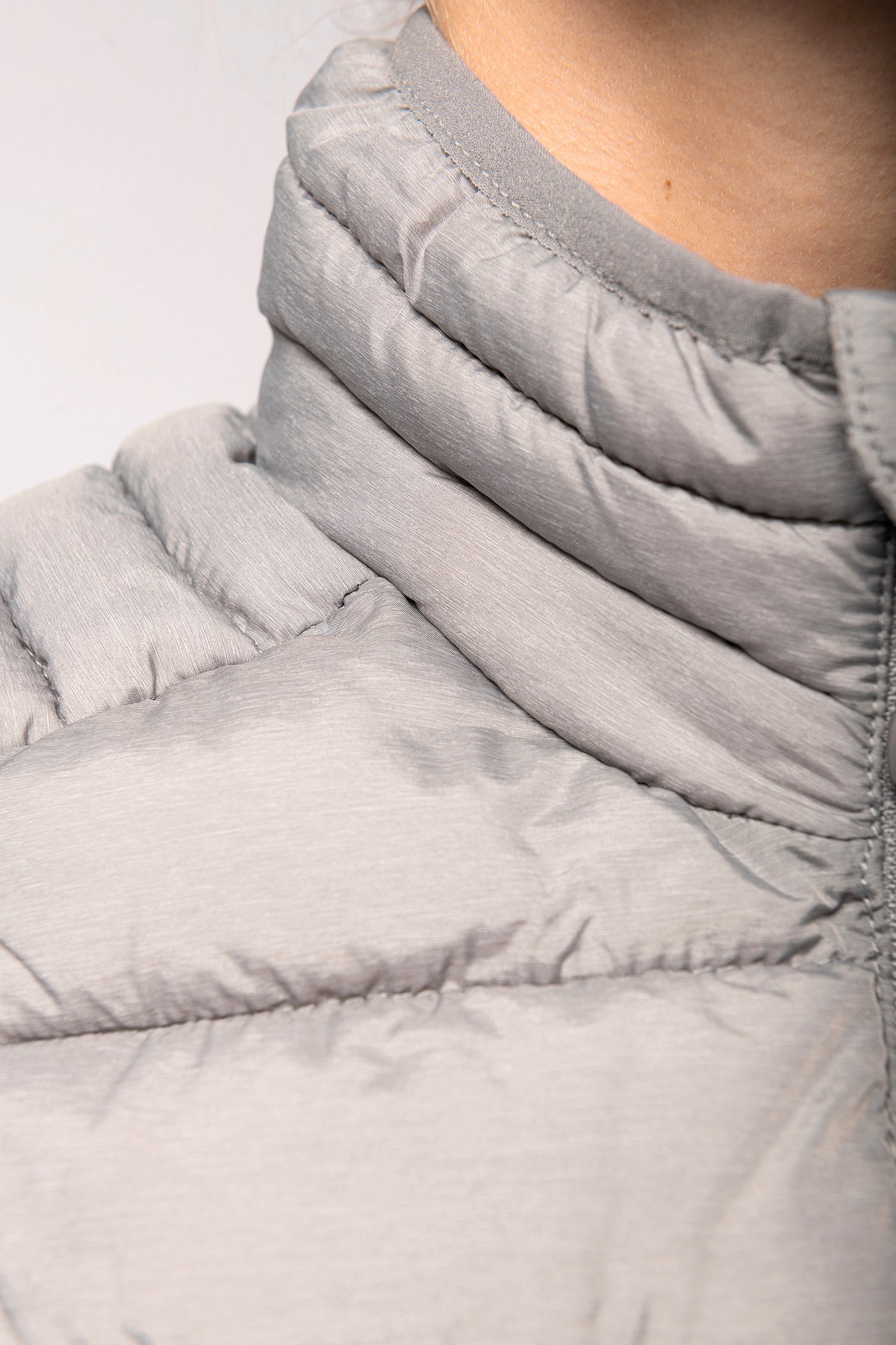 Ladies' lightweight sleeveless down jacket