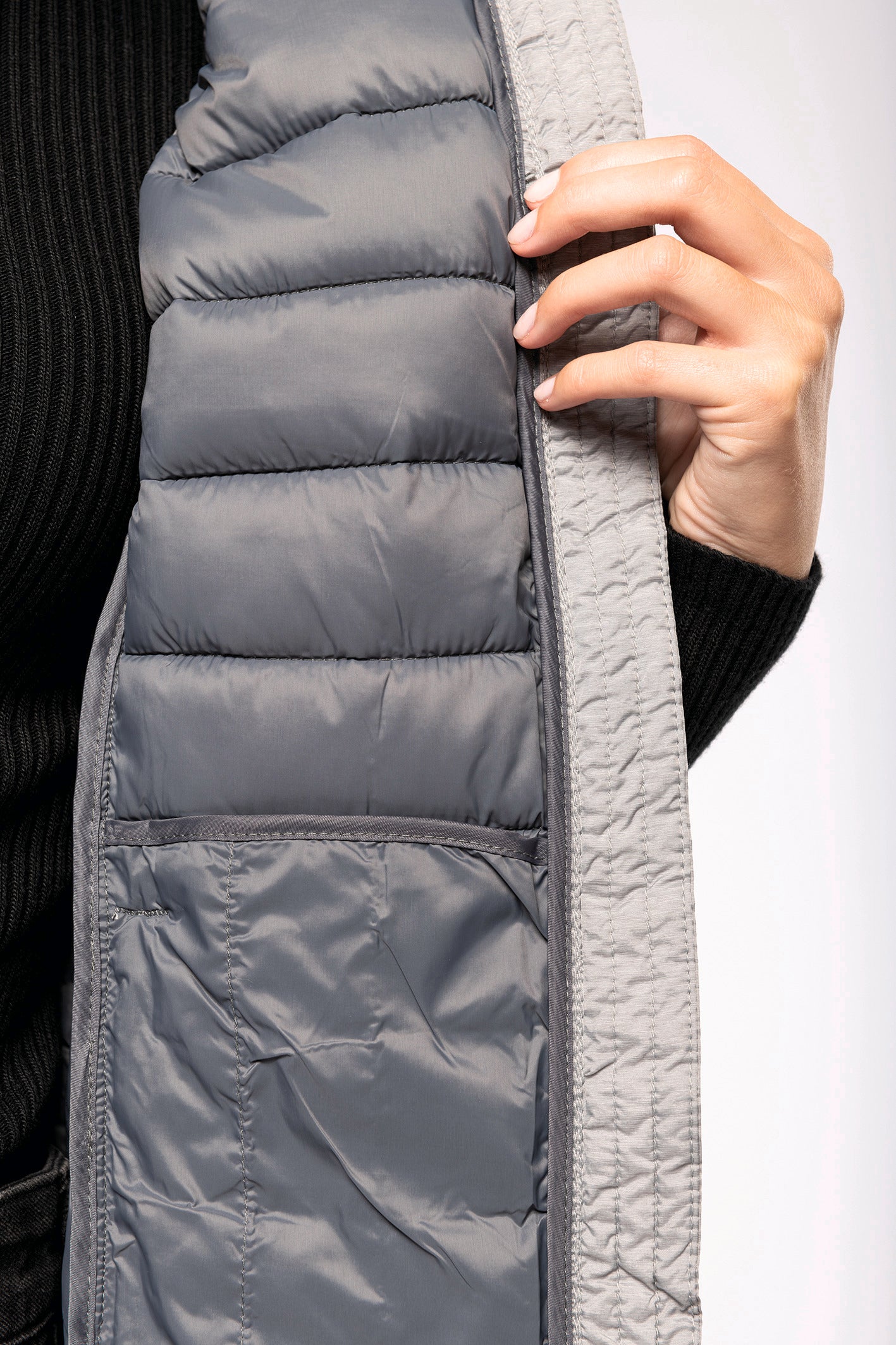 Ladies' lightweight sleeveless down jacket