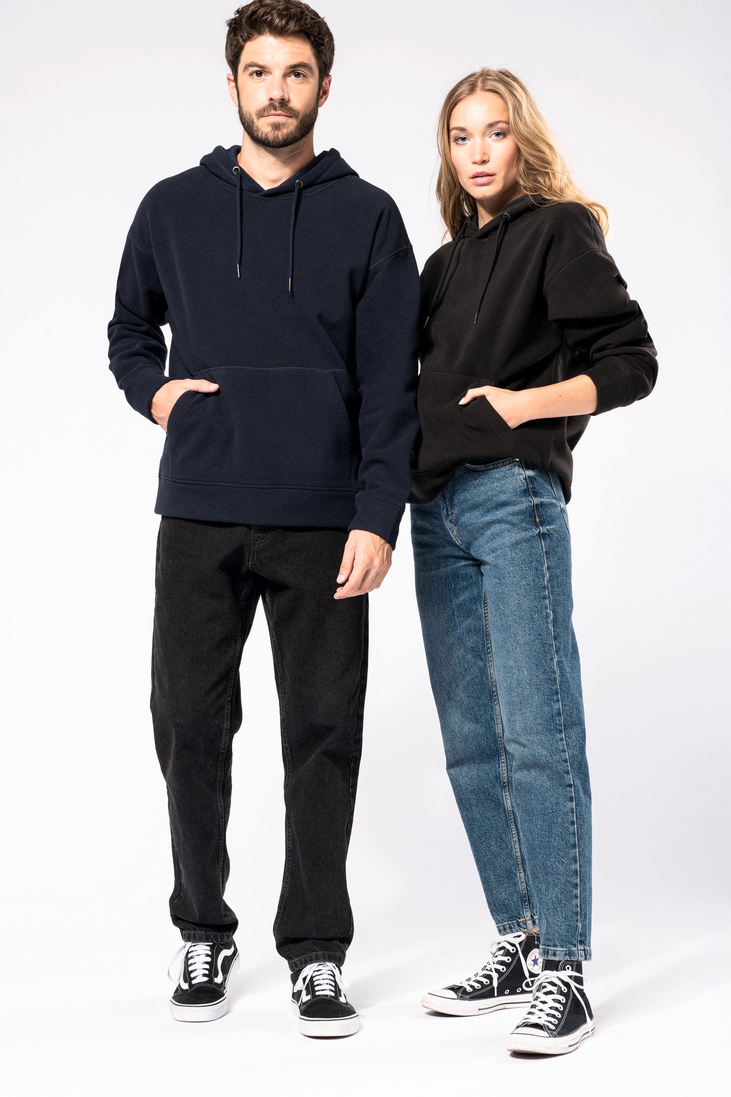 Oversized uniseks sweater met capuchon in gerecycleerd fleece
