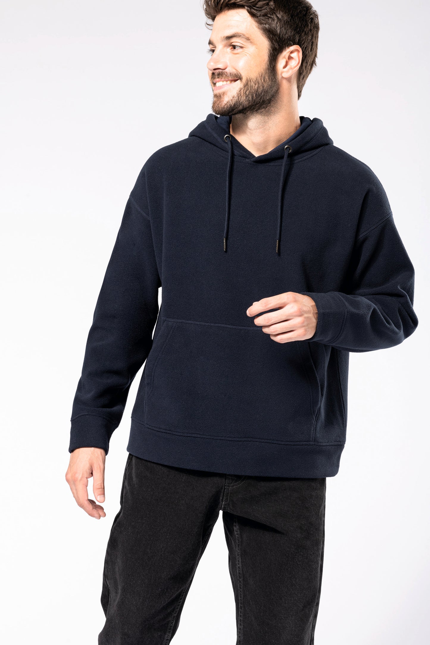 Oversized uniseks sweater met capuchon in gerecycleerd fleece