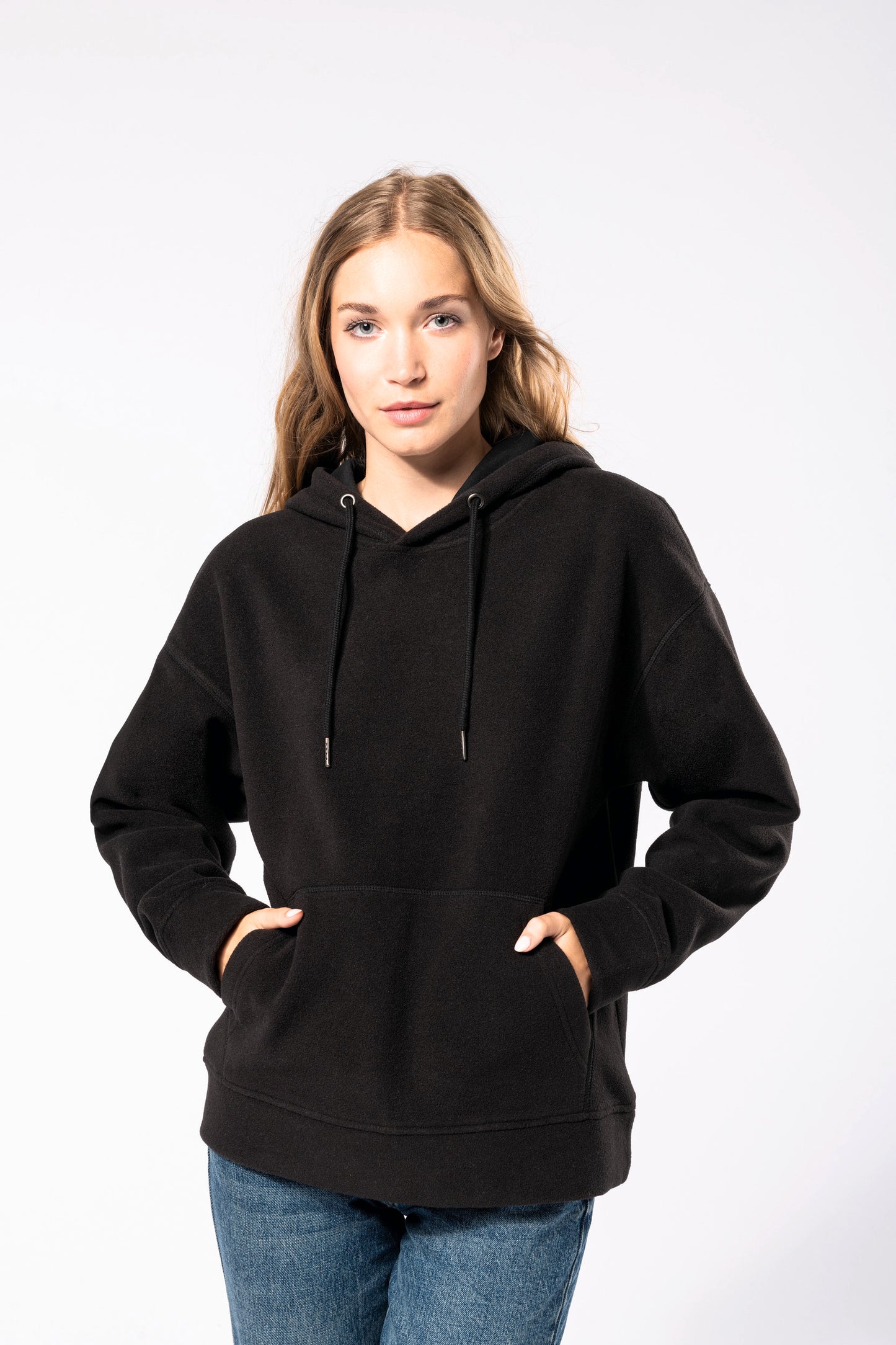 Oversized uniseks sweater met capuchon in gerecycleerd fleece