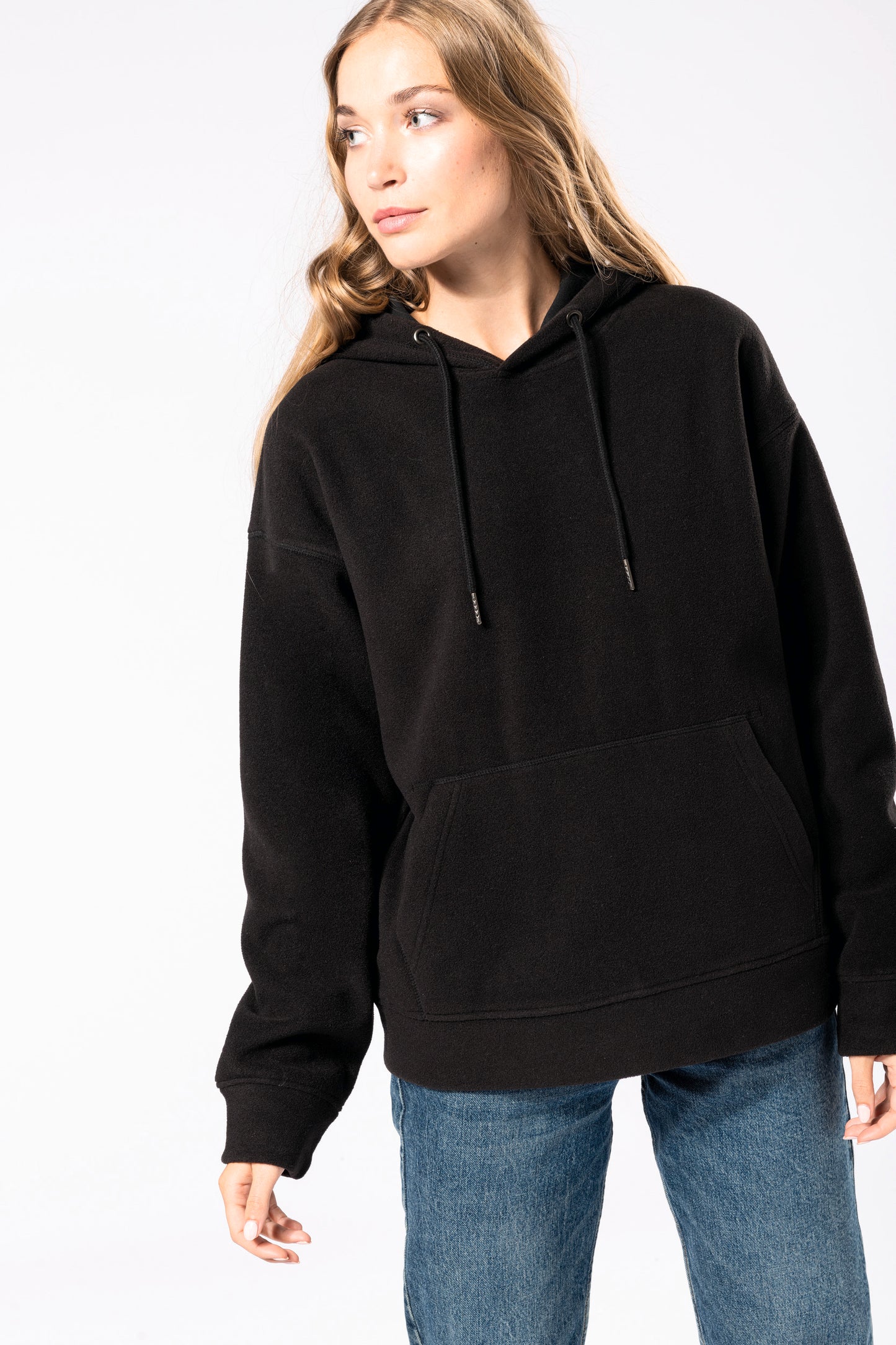 Oversized uniseks sweater met capuchon in gerecycleerd fleece