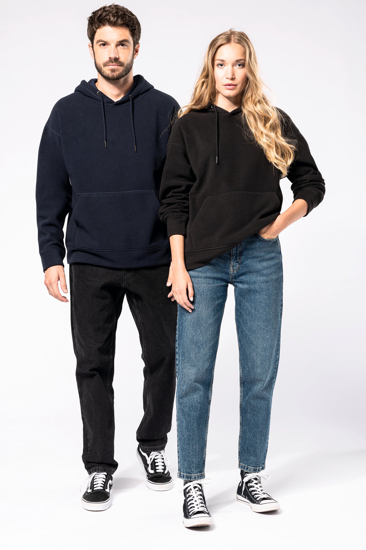 Oversized uniseks sweater met capuchon in gerecycleerd fleece