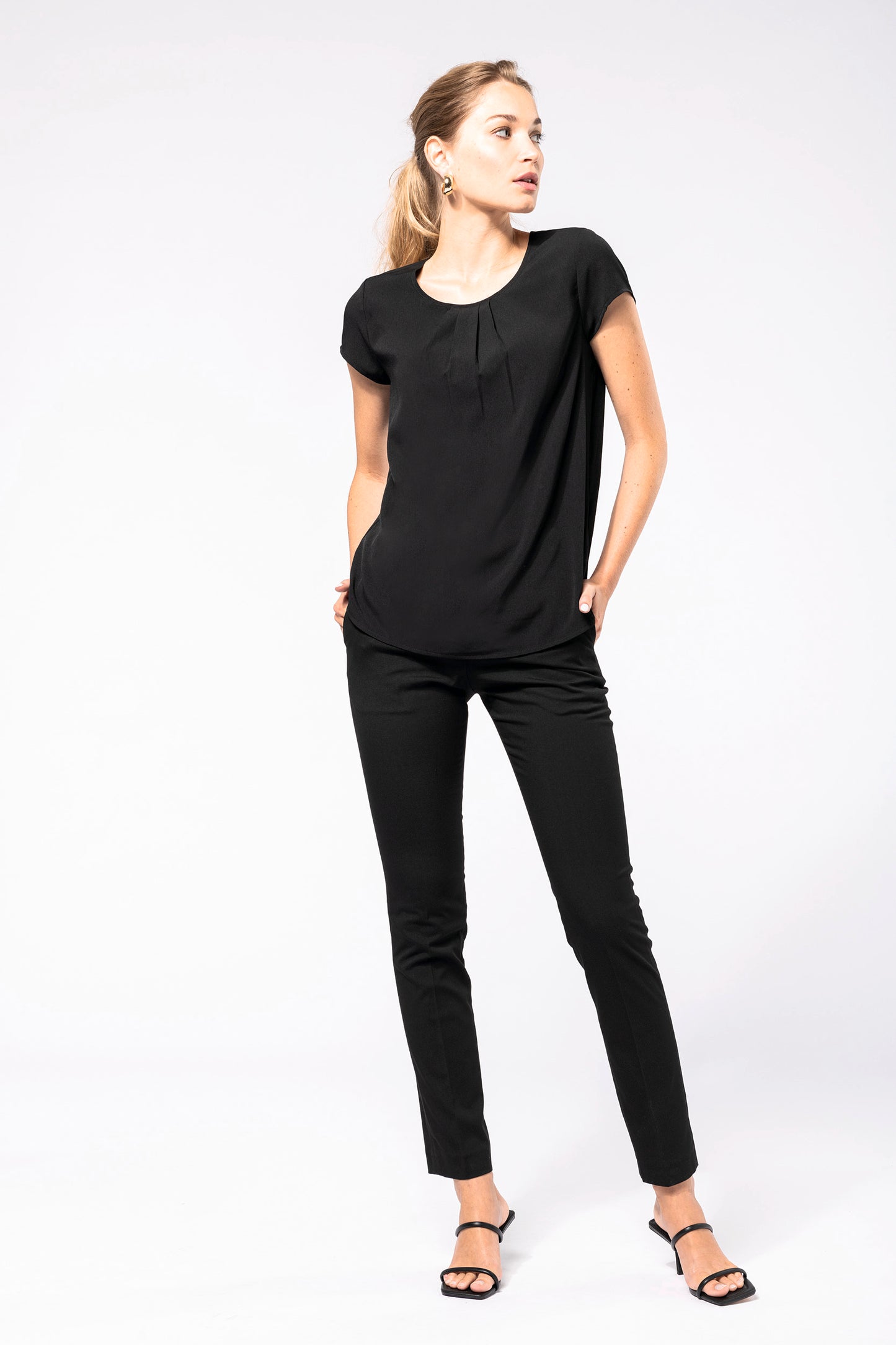 Damesblouse in crÍpe met korte mouwen