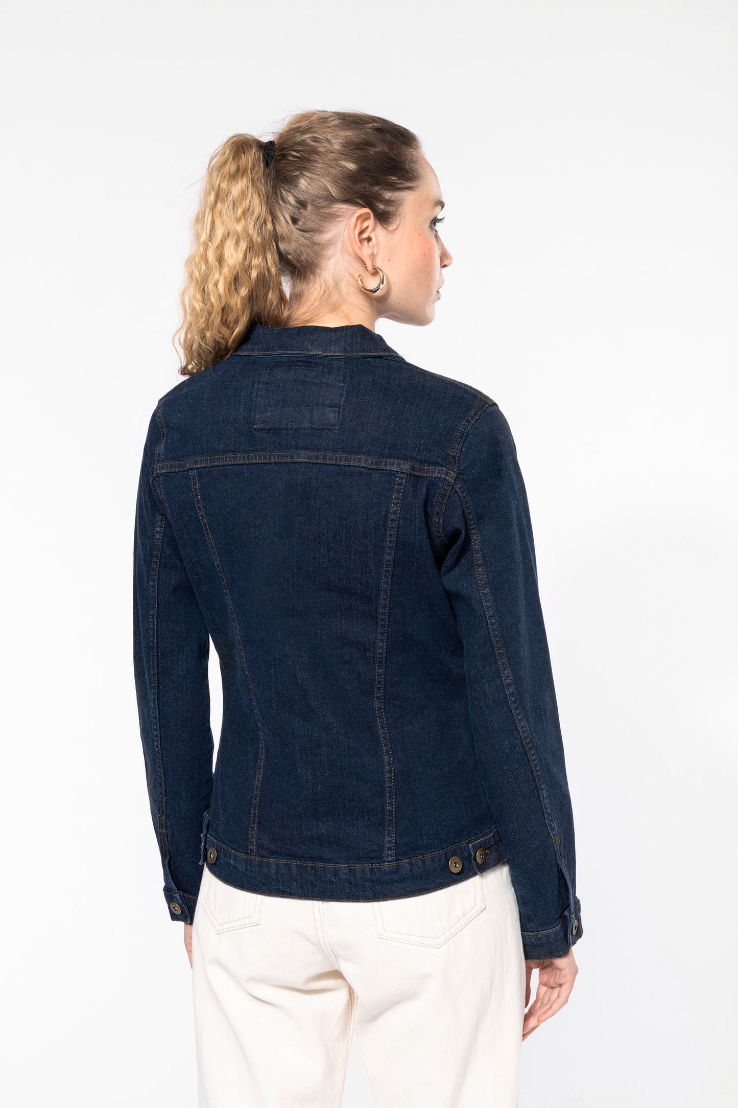 Ongevoerde damesjas van denim
