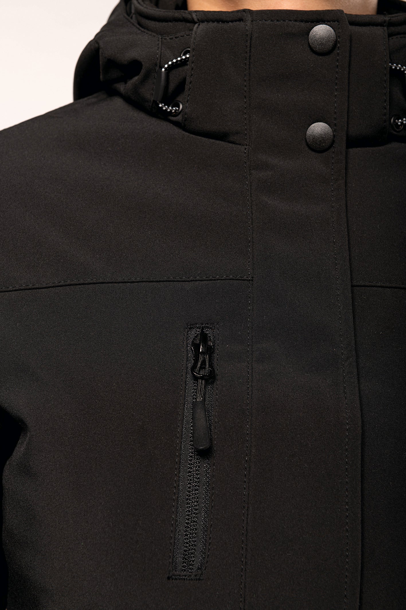 Gewatteerde softshell damesparka met capuchon