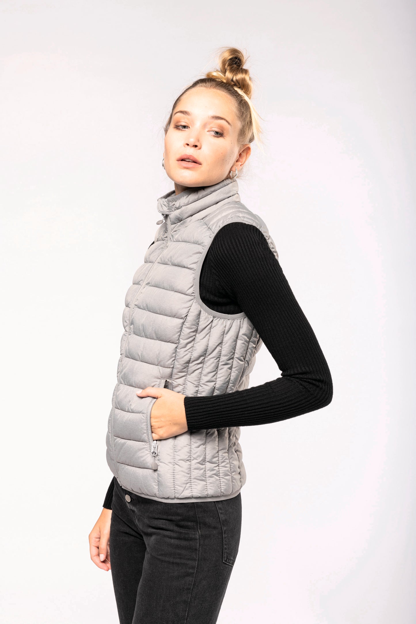 Ladies' lightweight sleeveless down jacket
