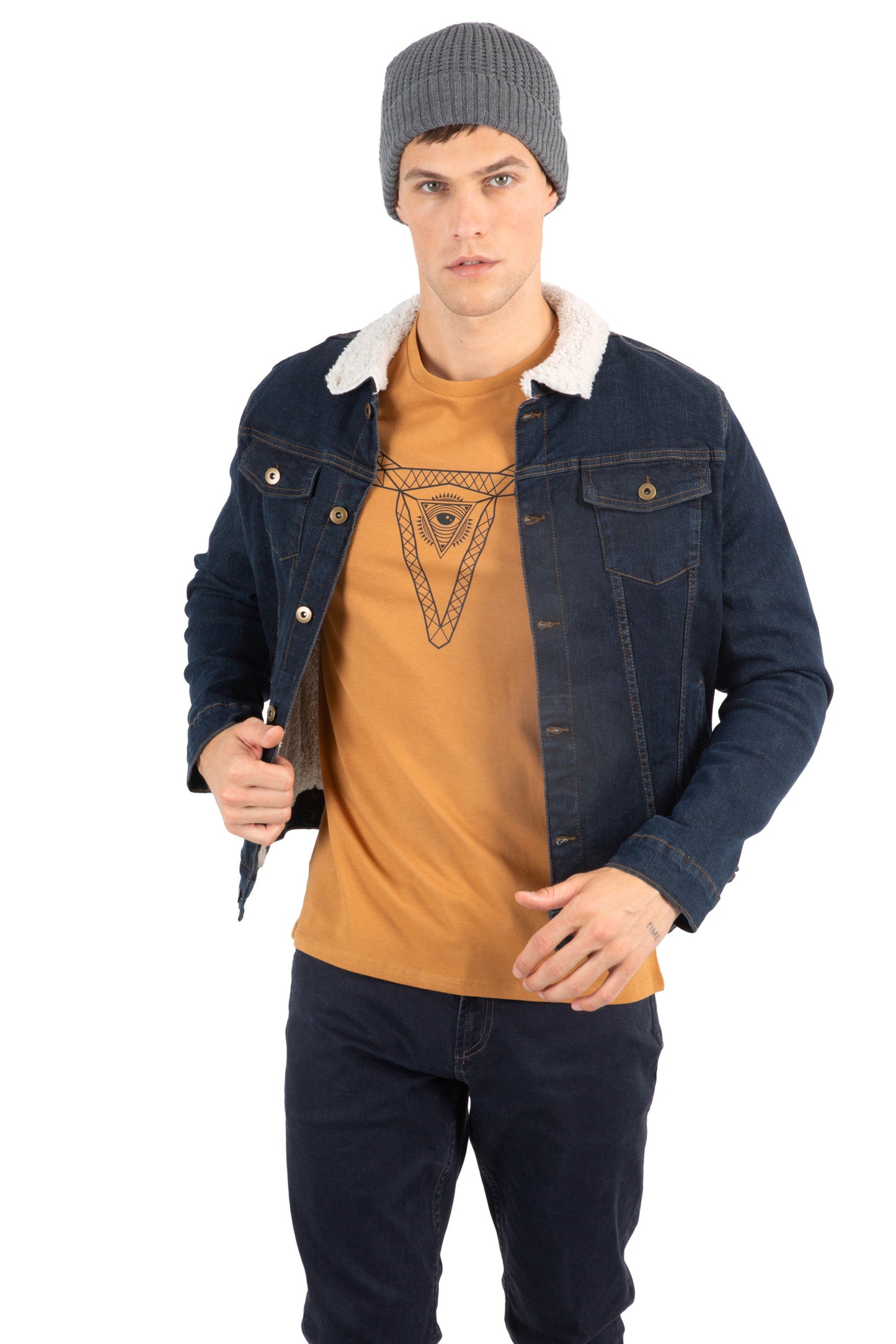 Muts gebreid met gerecycled garen