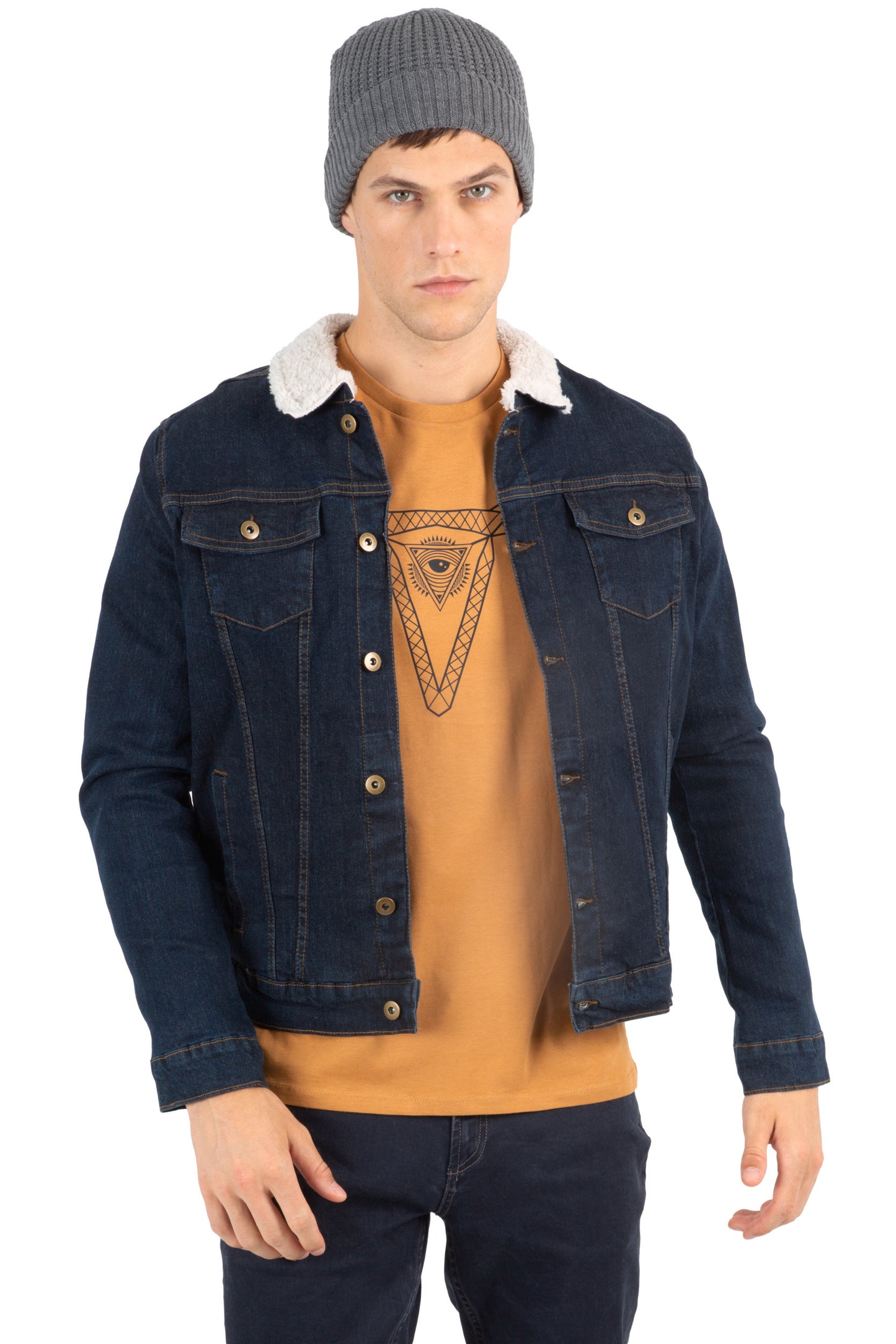 Muts gebreid met gerecycled garen