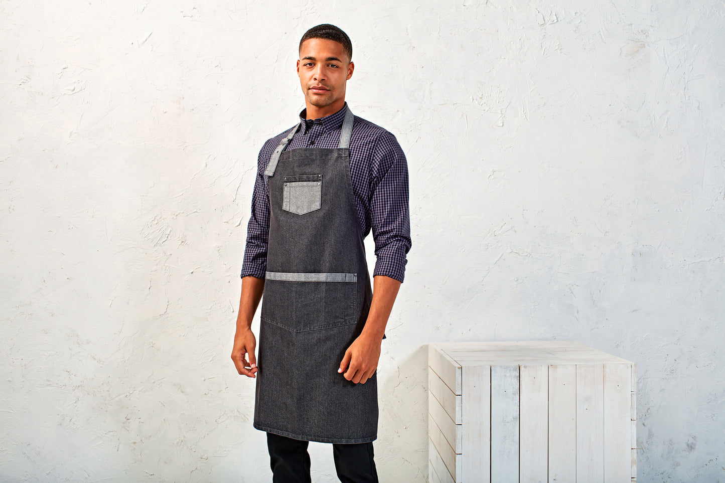 Domain - Contrast denim bib apron