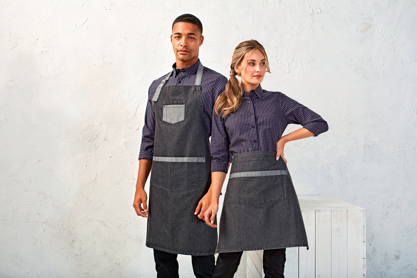 Domain - Contrast denim bib apron
