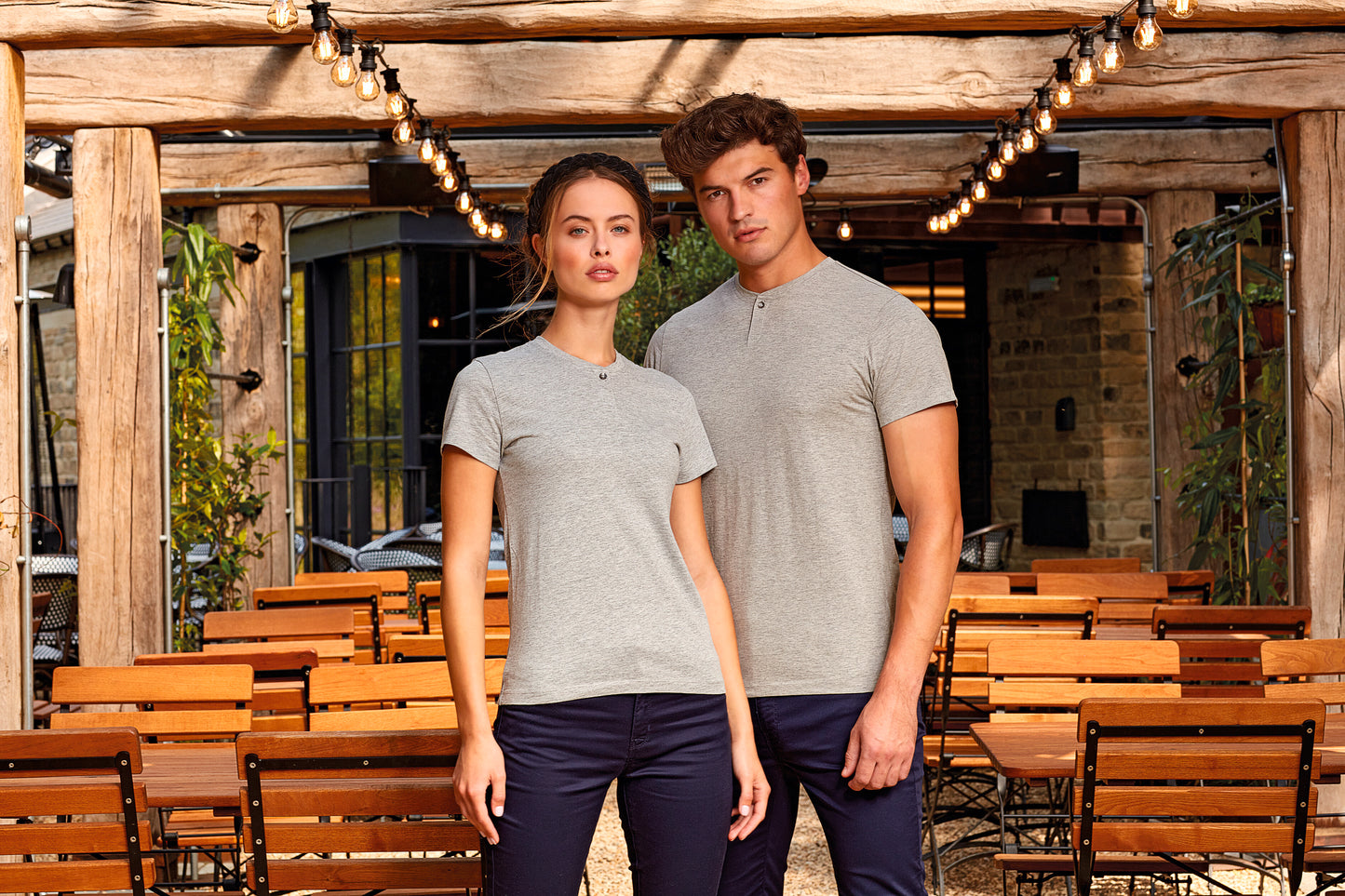 Ecologisch heren-T-shirt met knoopjeshals