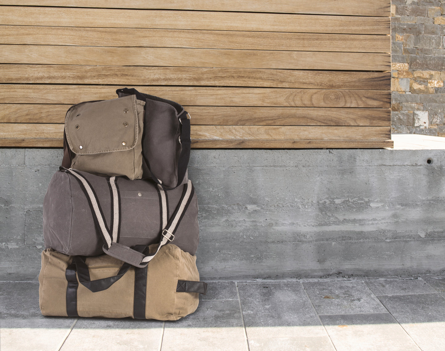 Vintage Canvas Reistas